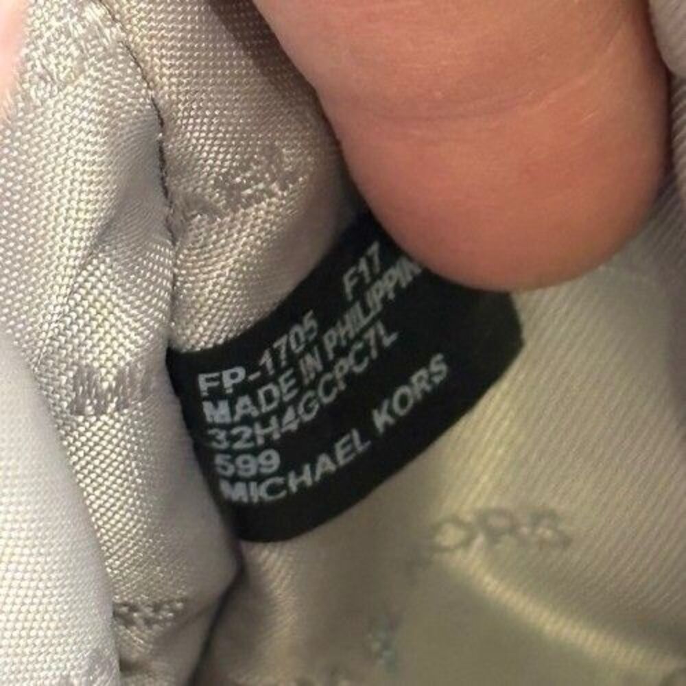 New Michael Kors Purple Cindy Womens Dome Crossbody Shoulder Bag Purse MSRP $198 - Picture 10 of 16